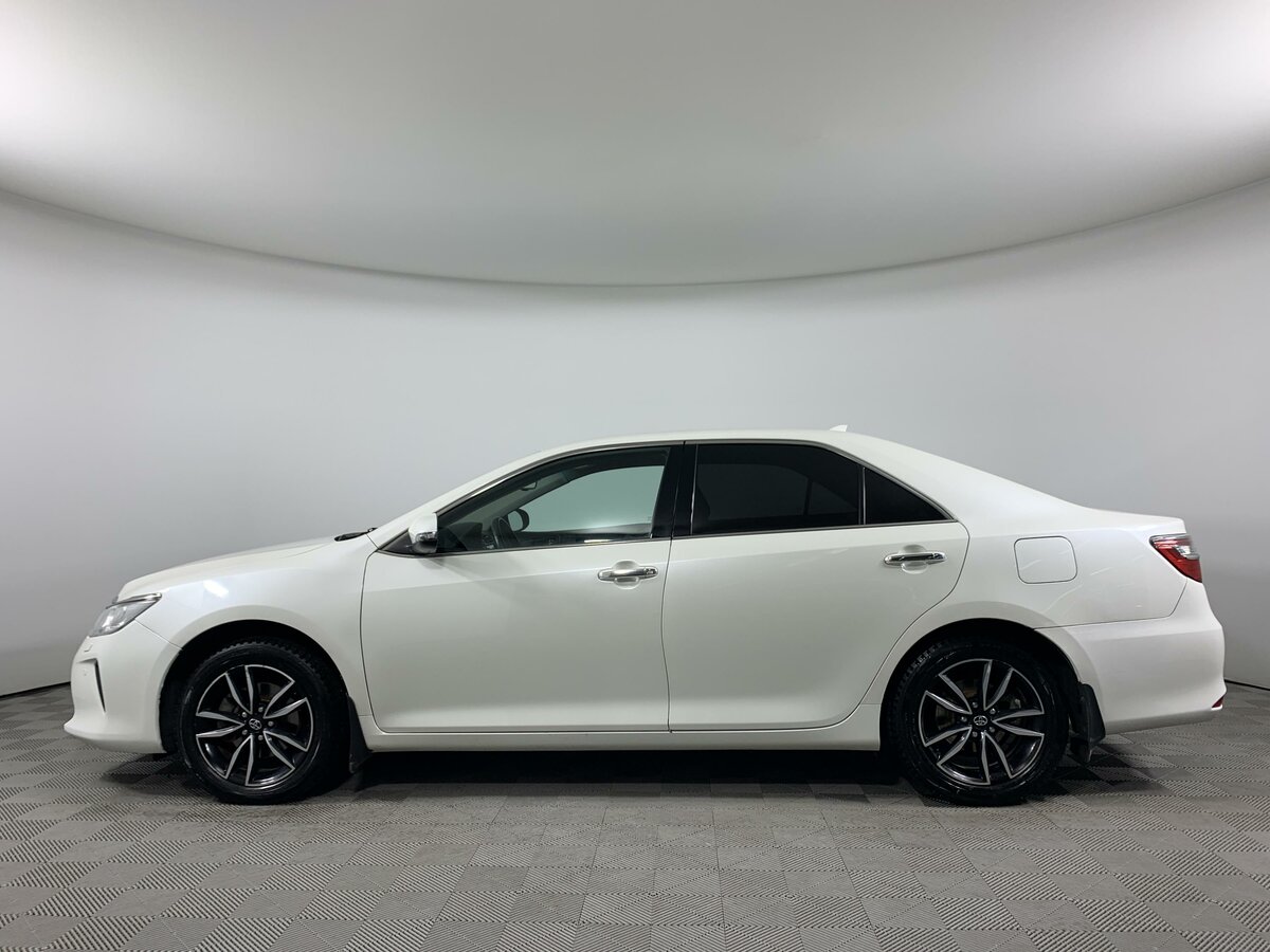2017 Toyota Camry 2.5L – Image 2