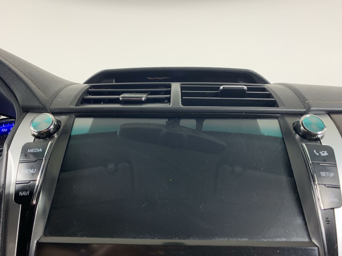 2017 Toyota Camry 2.5L – Image 3