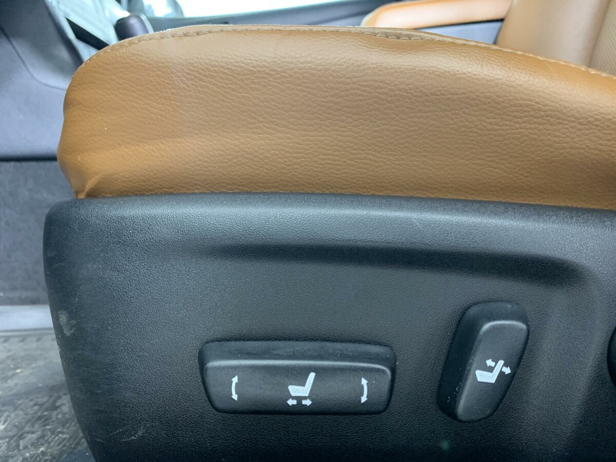 2017 Toyota Camry 2.5L – Image 4