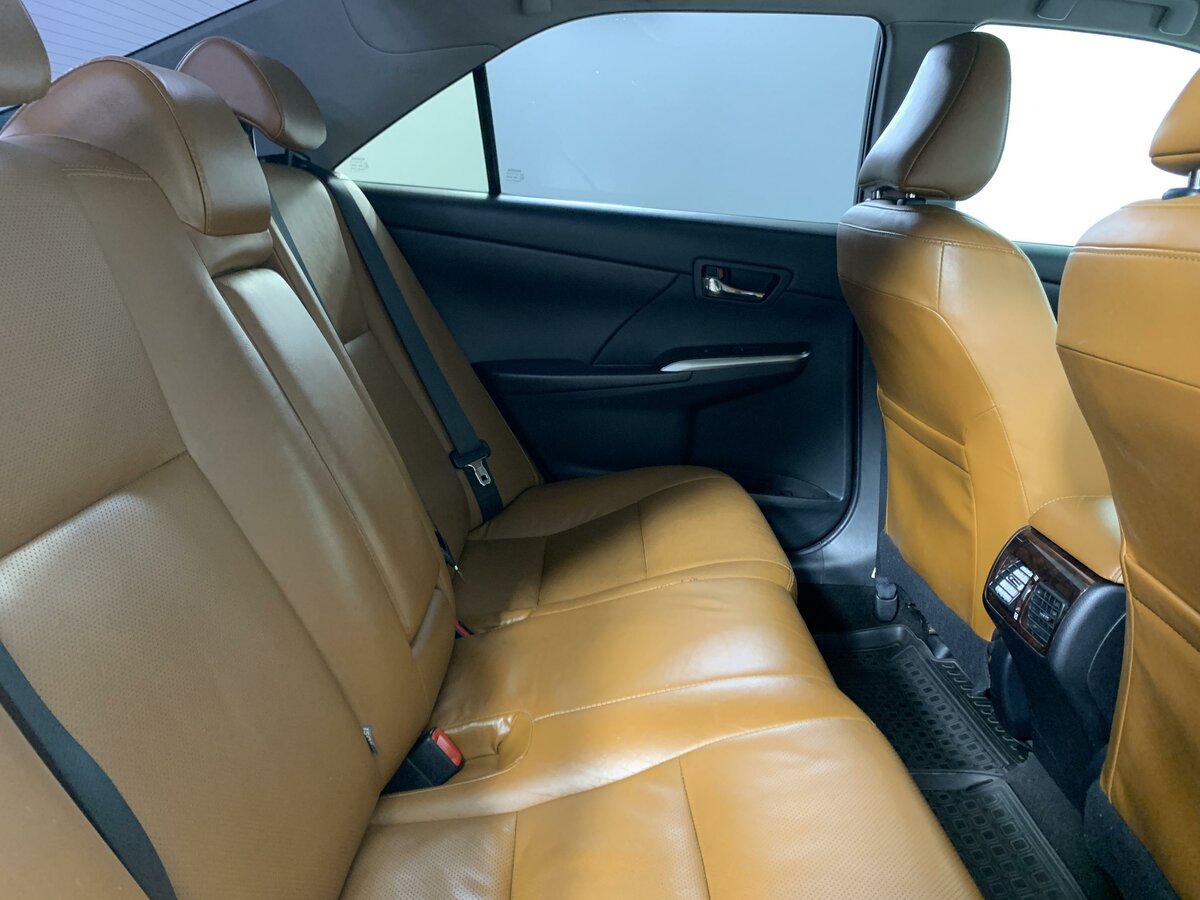 2017 Toyota Camry 2.5L – Image 5