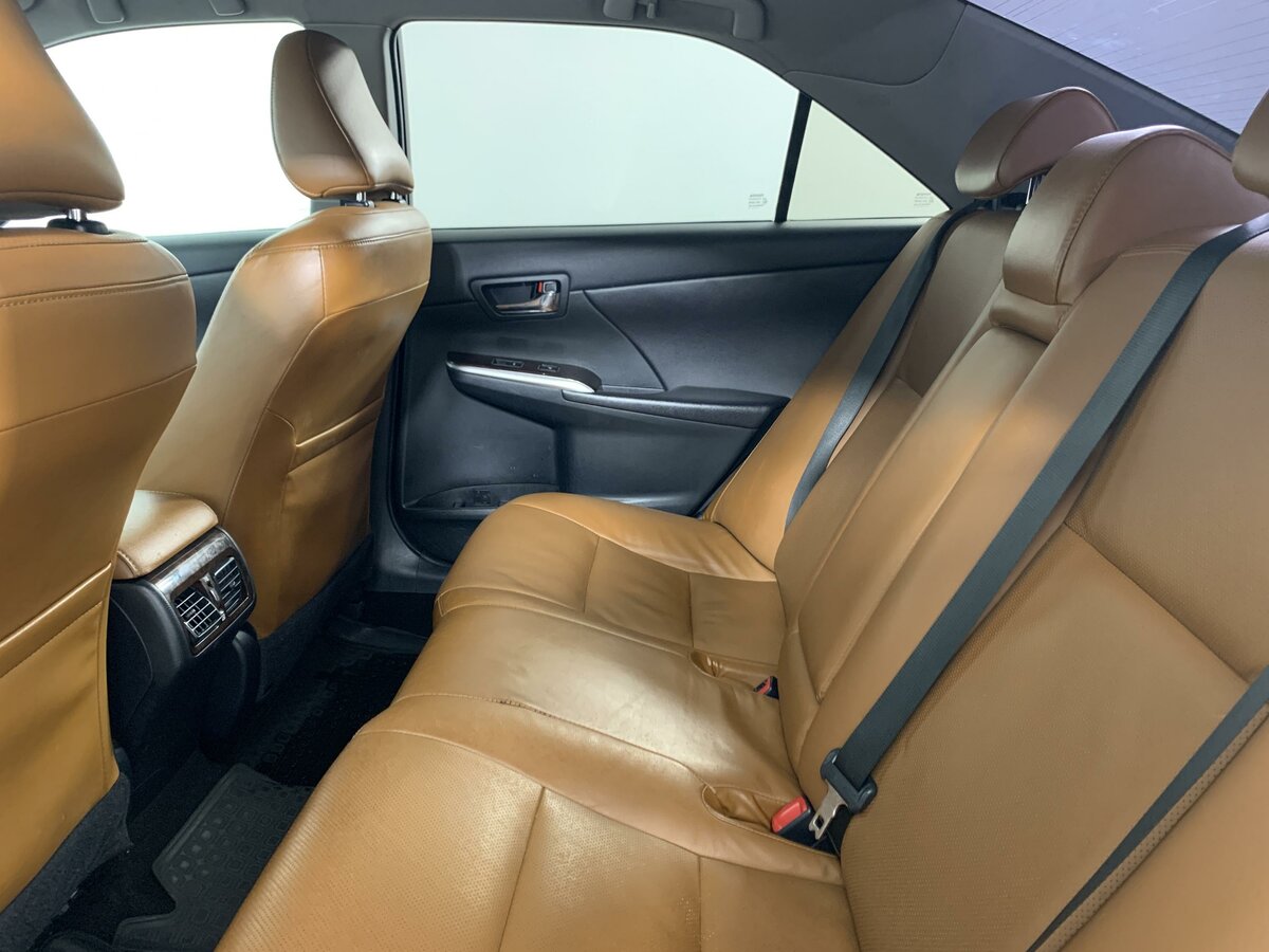 2017 Toyota Camry 2.5L – Image 6