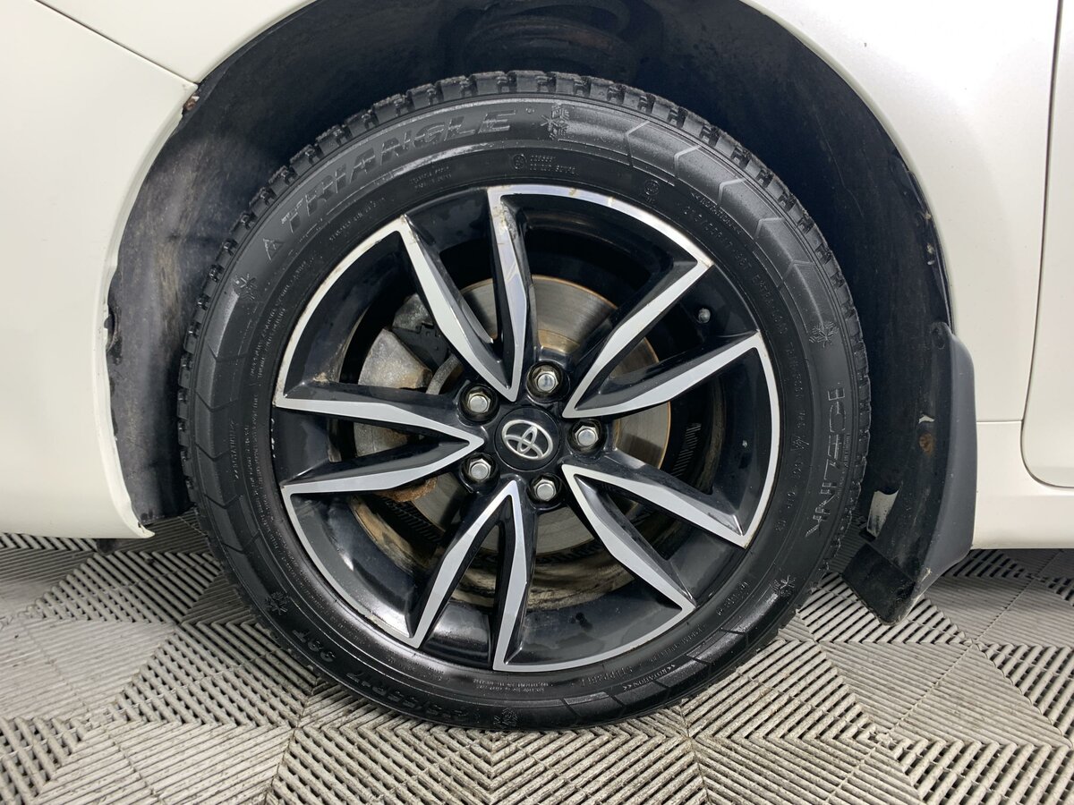 2017 Toyota Camry 2.5L – Image 8