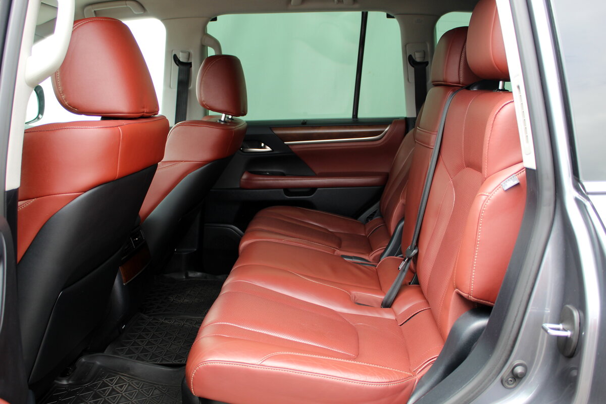 2016 Lexus LX450d 4.5L V8 – Image 14