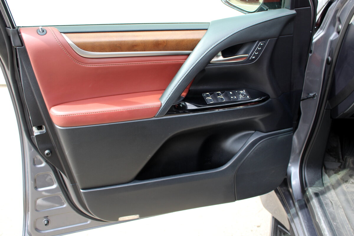 2016 Lexus LX450d 4.5L V8 – Image 20