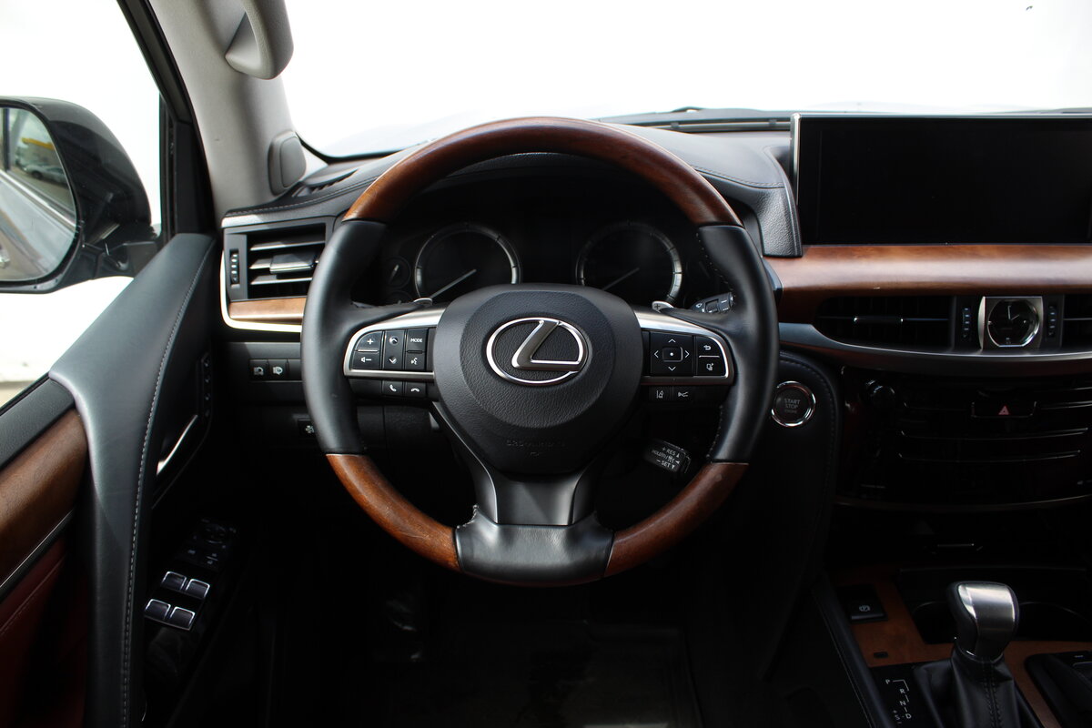 2016 Lexus LX450d 4.5L V8 – Image 8