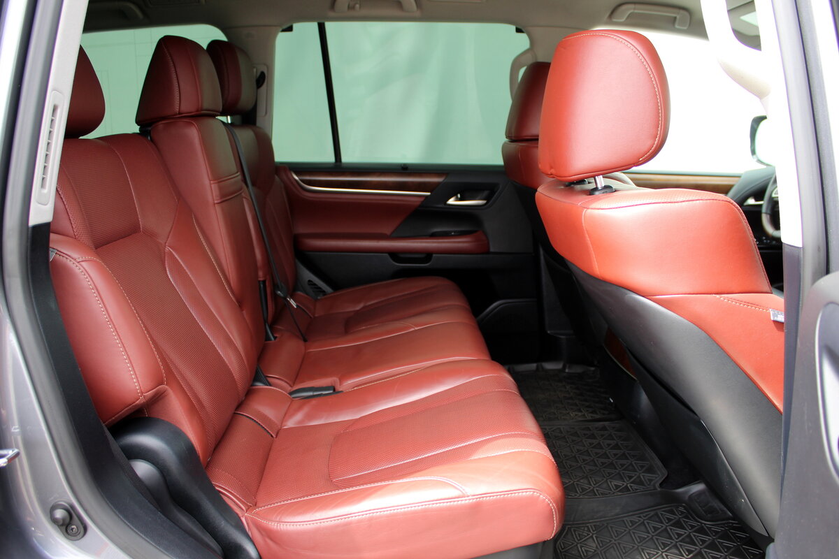 2016 Lexus LX450d 4.5L V8 – Image 10