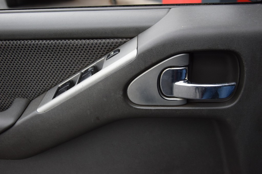 2006 Nissan Navara 2.5L DCI SE 4WD – Image 2