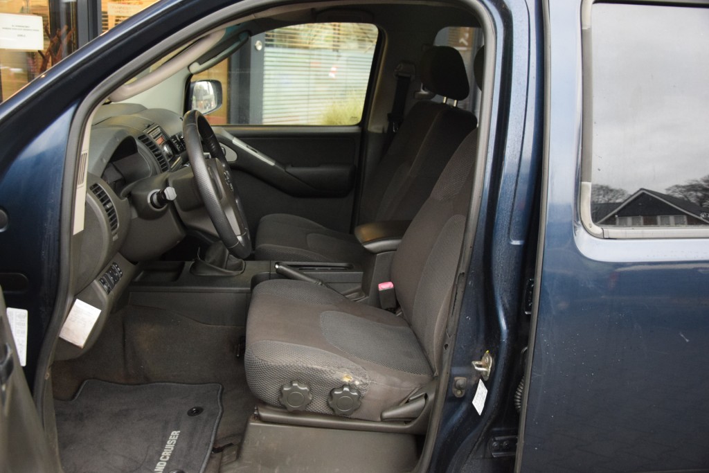 2006 Nissan Navara 2.5L DCI SE 4WD – Image 13