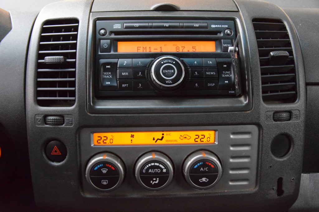 2006 Nissan Navara 2.5L DCI SE 4WD – Image 14