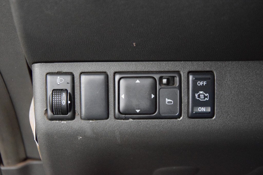 2006 Nissan Navara 2.5L DCI SE 4WD – Image 8