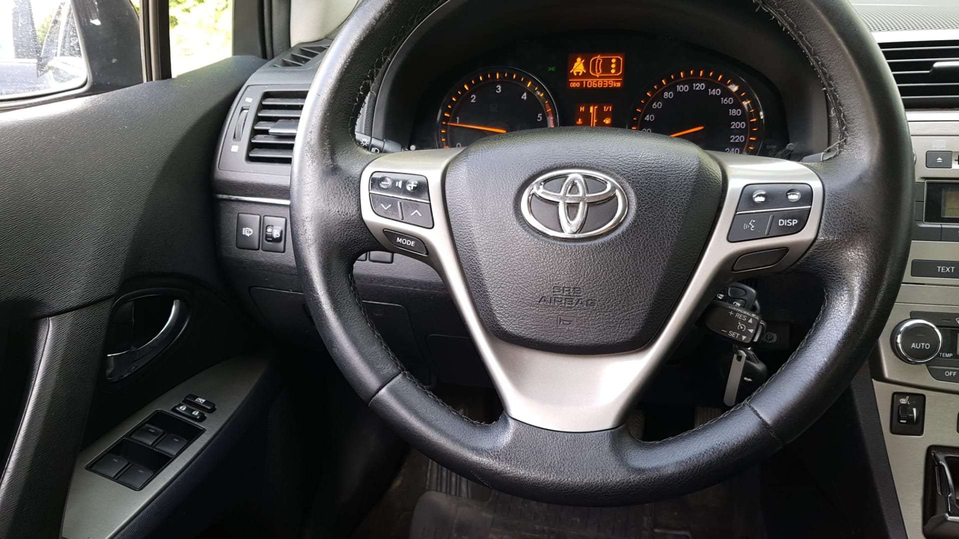 2010 Toyota Avensis 2.0 D-4D – Image 3