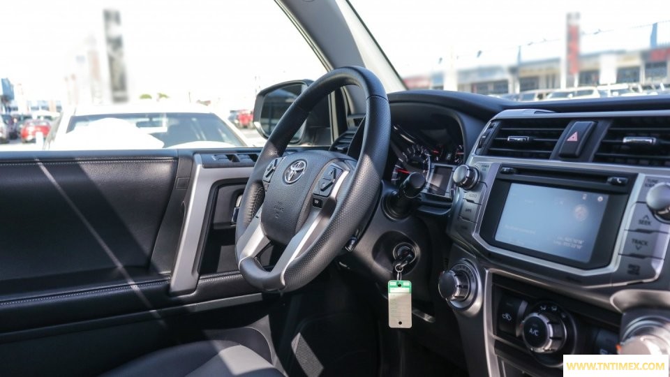 2016 Toyota 4-Runner 4.0L SR5 – Image 12