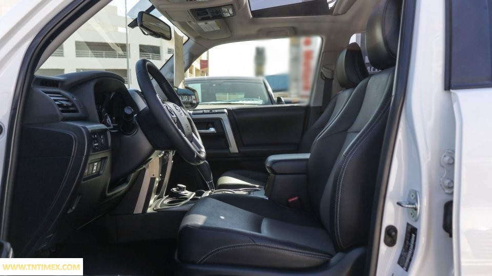 2016 Toyota 4-Runner 4.0L SR5 – Image 14