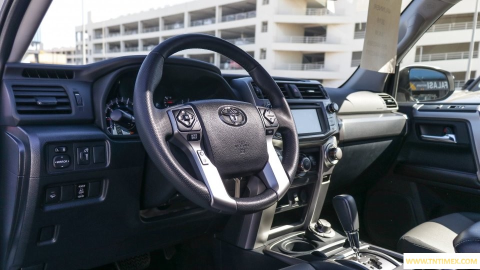 2016 Toyota 4-Runner 4.0L SR5 – Image 7