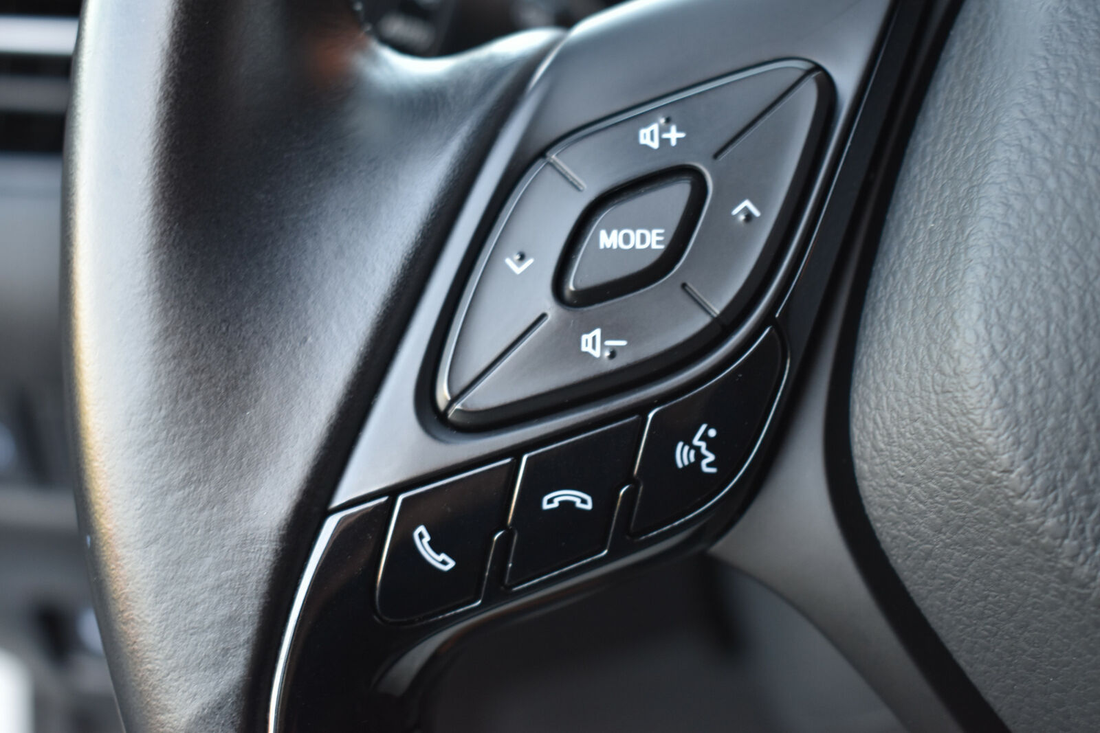 2018 Toyota C-HR 1.2L Dynamic – Image 15