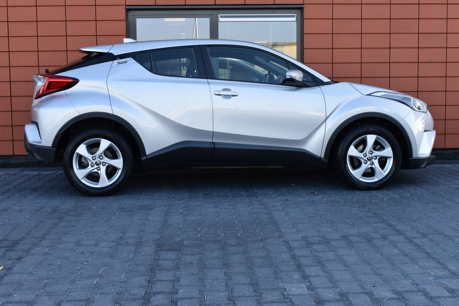 2018 Toyota C-HR 1.2L Dynamic – Image 18