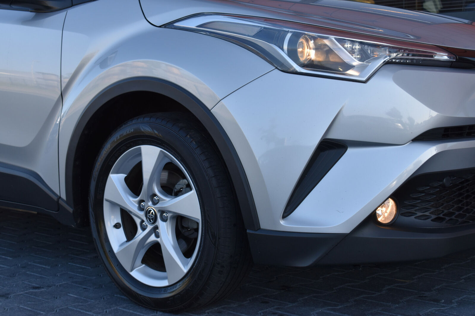 2018 Toyota C-HR 1.2L Dynamic – Image 3