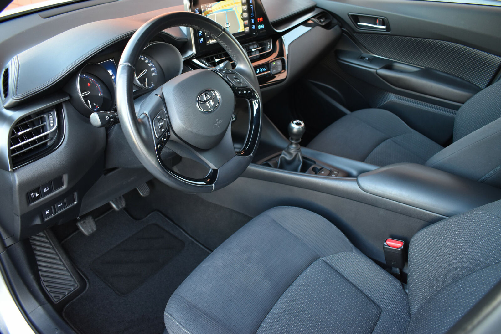 2018 Toyota C-HR 1.2L Dynamic – Image 8