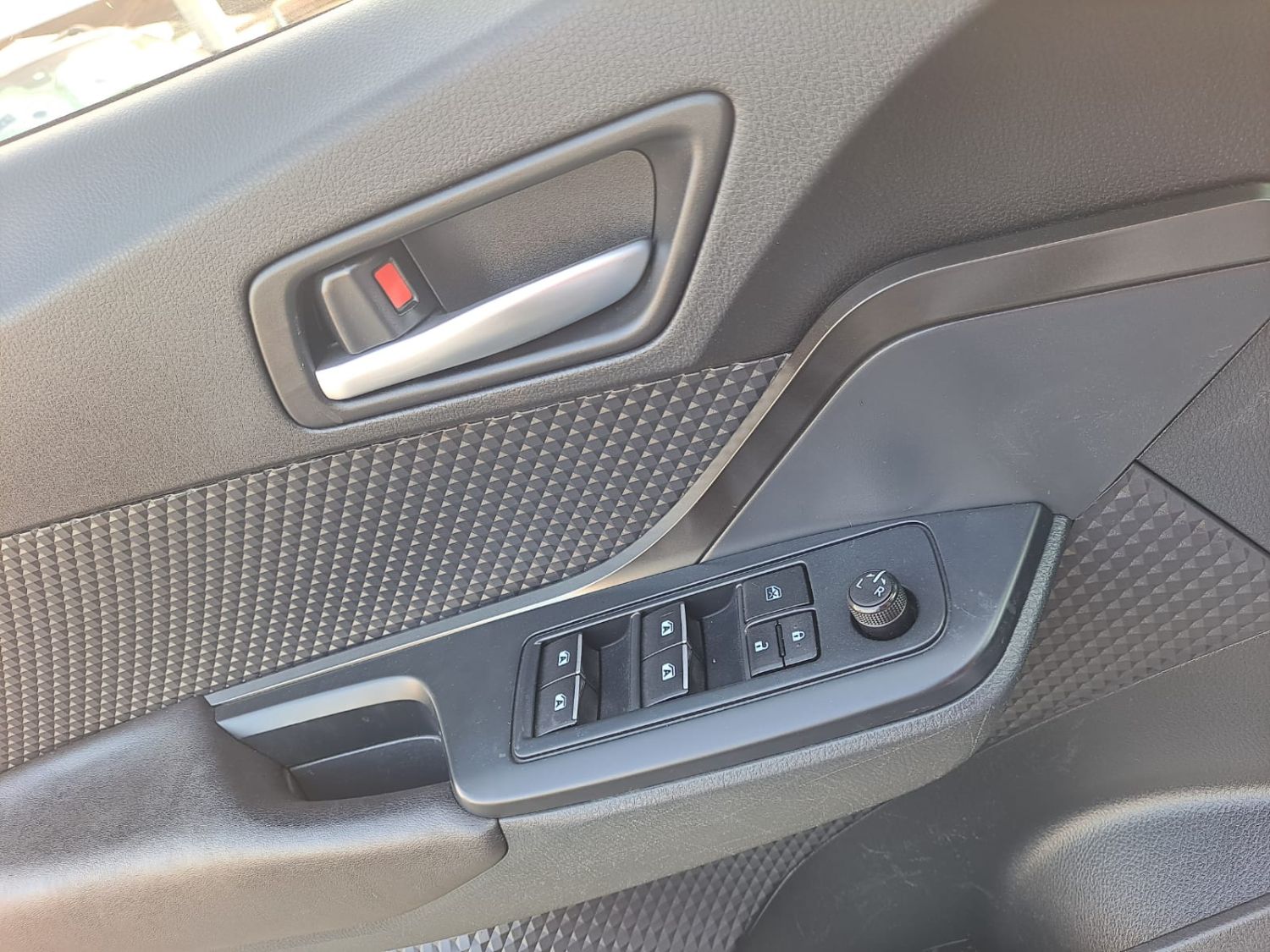 2018 Toyota CH-R – Image 7