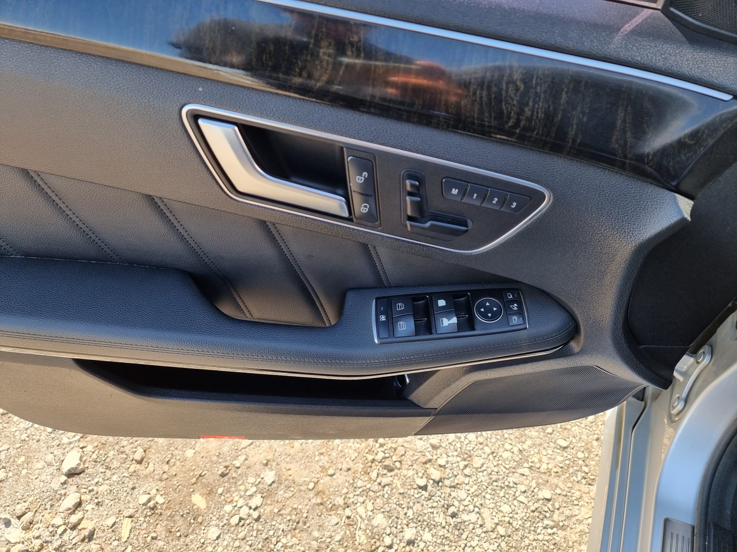 2012 Mercedes-Benz E220 CDI – Image 3