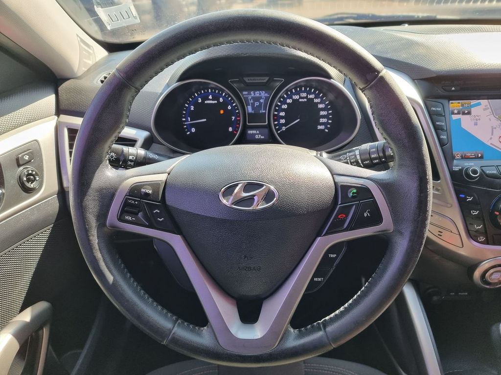 2012 Hyundai Veloster 1.6L Unique – Image 24