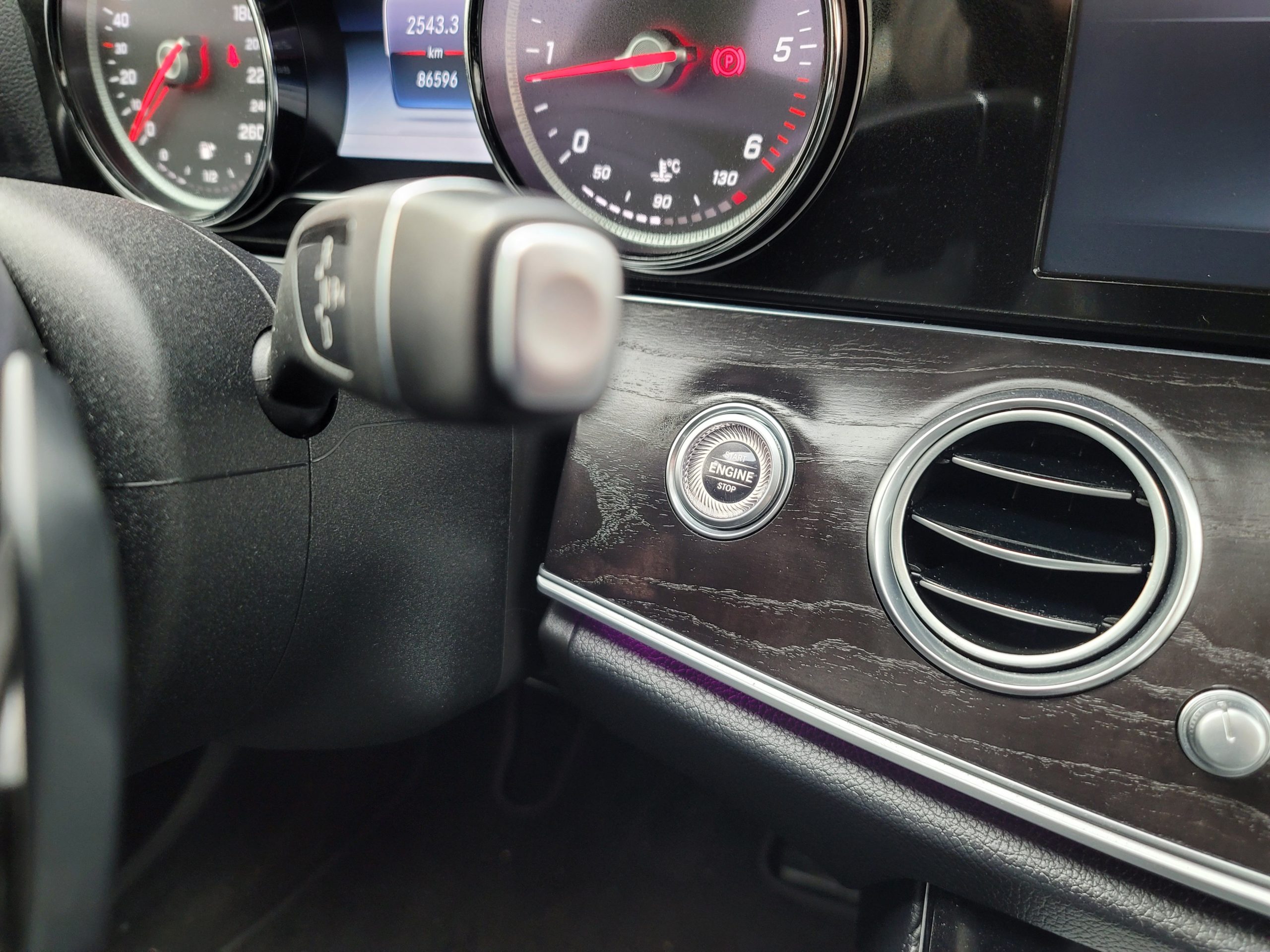 2017 Mercedes-Benz E220d – Image 20