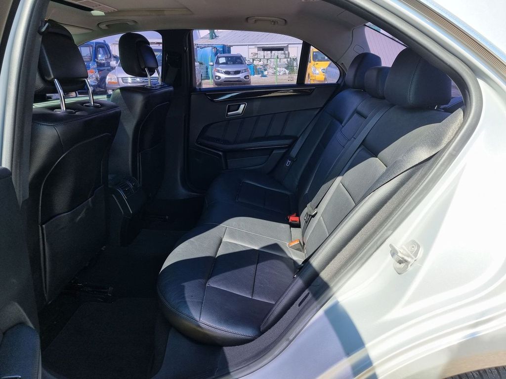 2012 Mercedes-Benz E220 CDI – Image 17