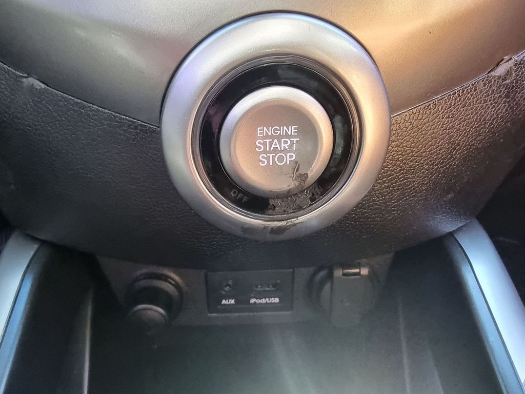 2012 Hyundai Veloster 1.6L Unique – Image 21