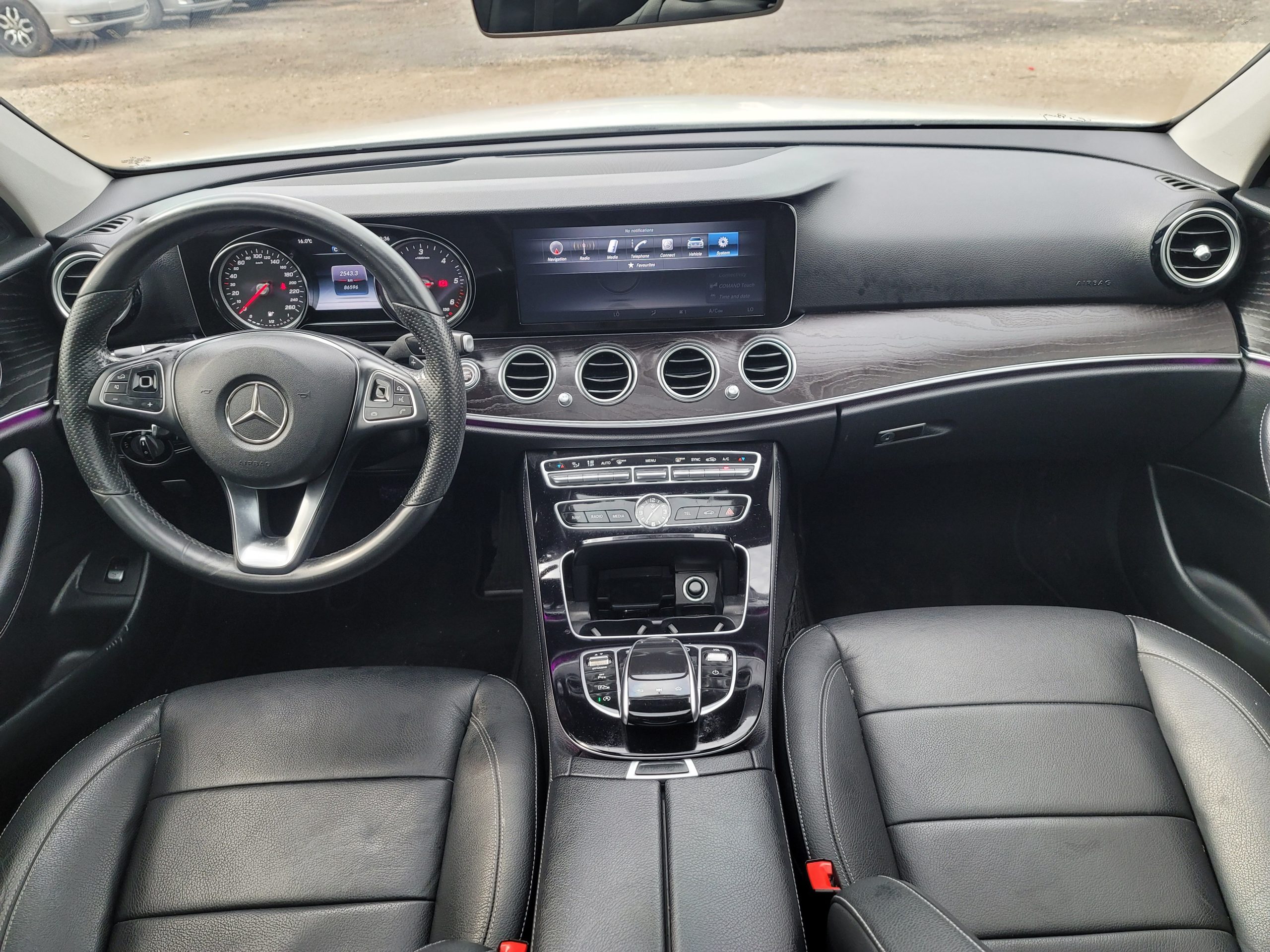 2017 Mercedes-Benz E220d – Image 16