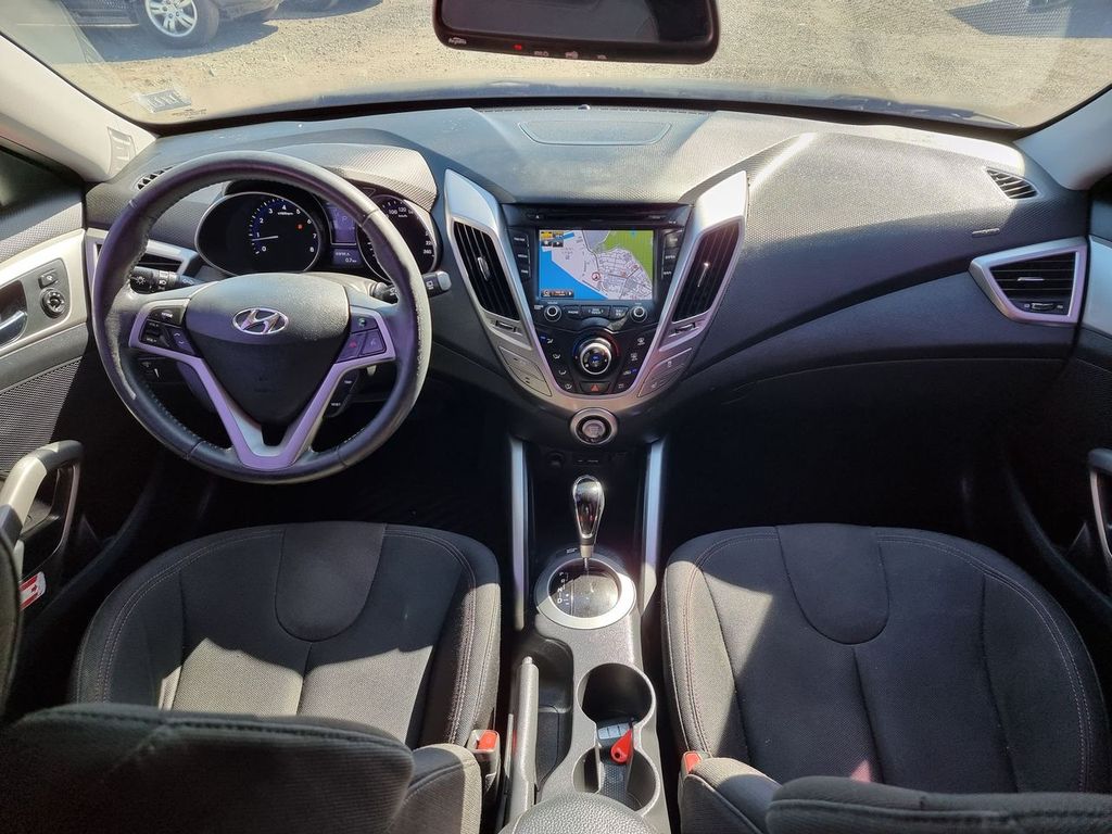 2012 Hyundai Veloster 1.6L Unique – Image 19