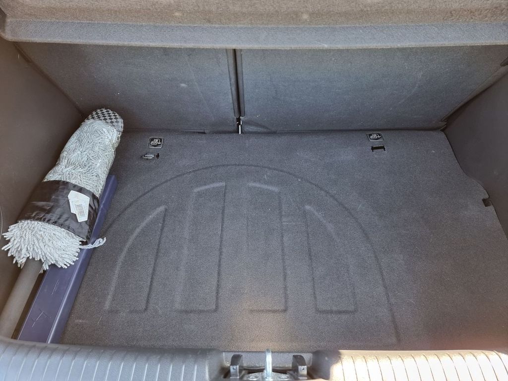 2012 Hyundai Veloster 1.6L Unique – Image 18