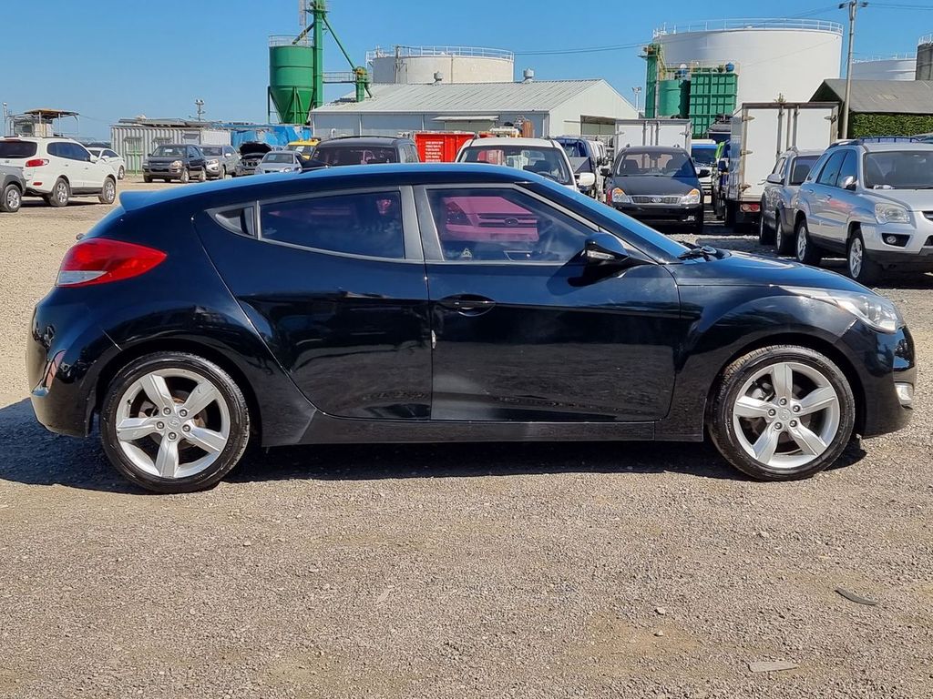 2012 Hyundai Veloster 1.6L Unique – Image 7