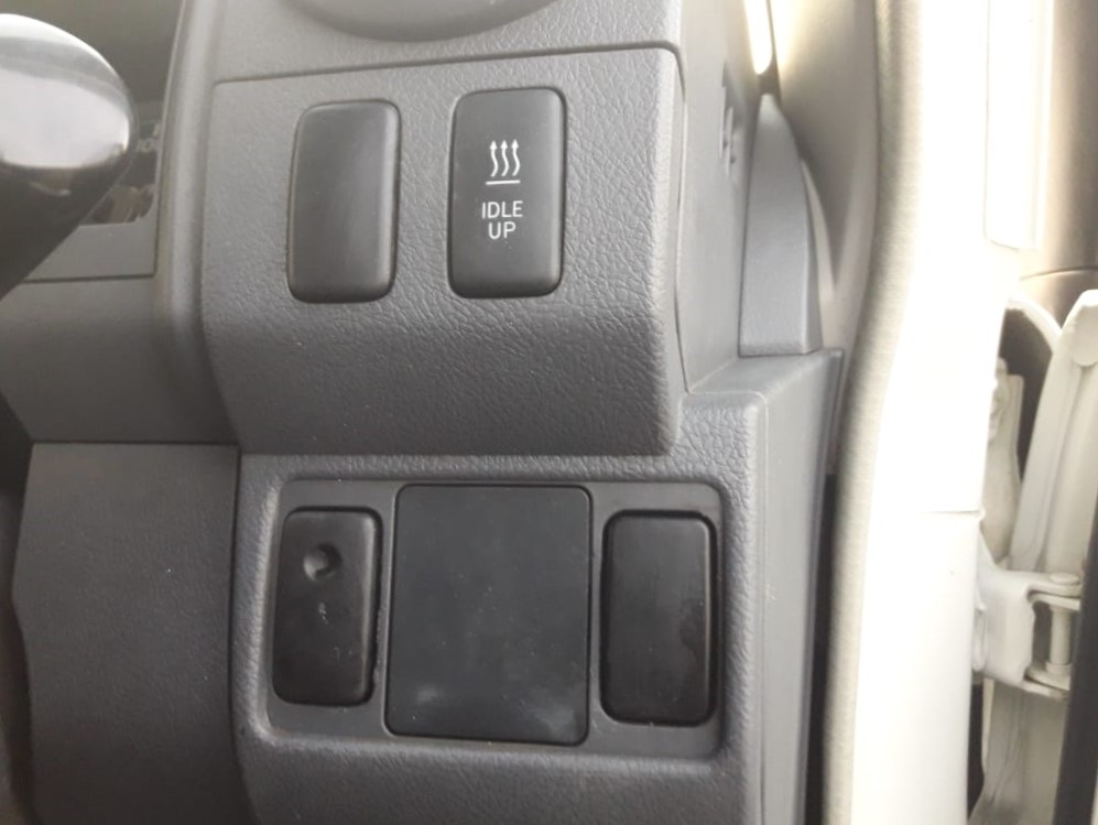 2012 Toyota Land Cruiser Pickup 4.5L V8 – Image 18