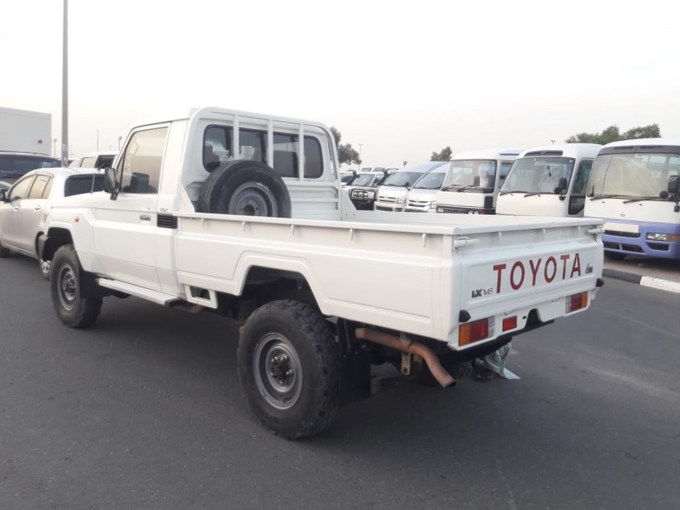 2012 Toyota Land Cruiser Pickup 4.5L V8 – Image 5