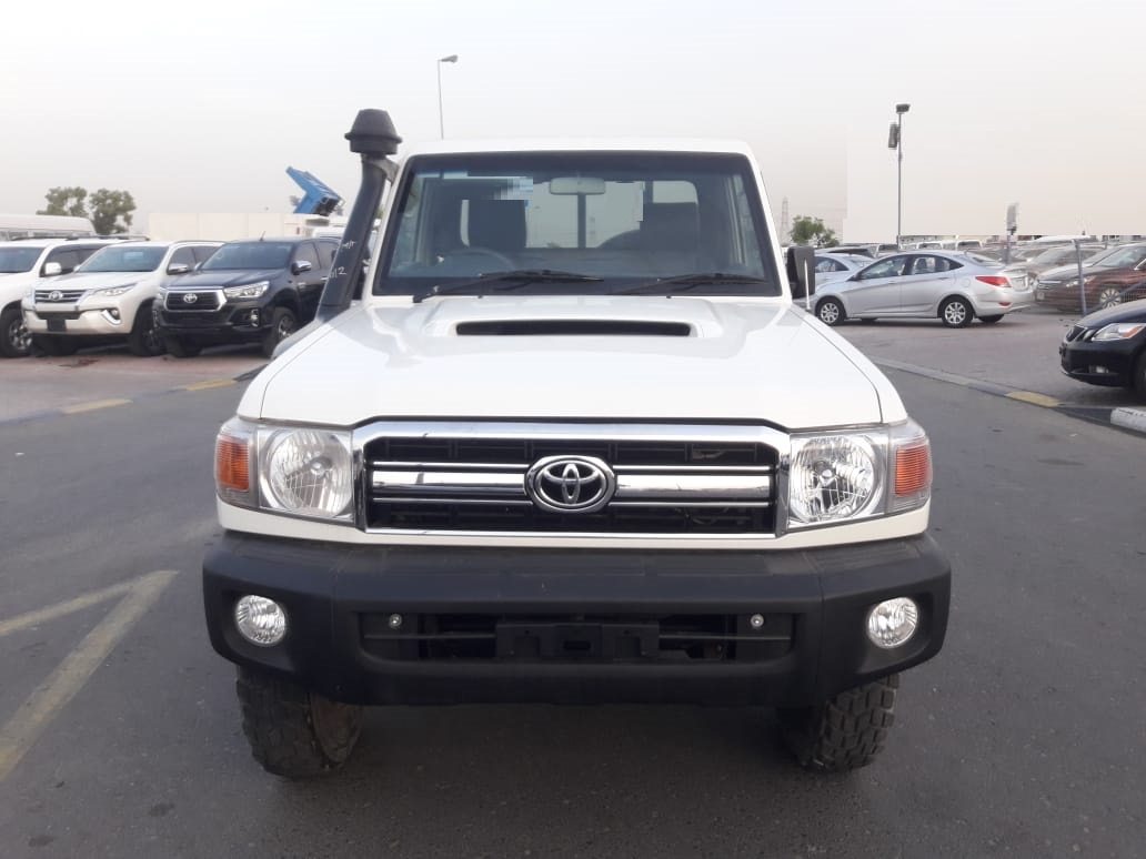 2012 Toyota Land Cruiser Pickup 4.5L V8 – Image 29