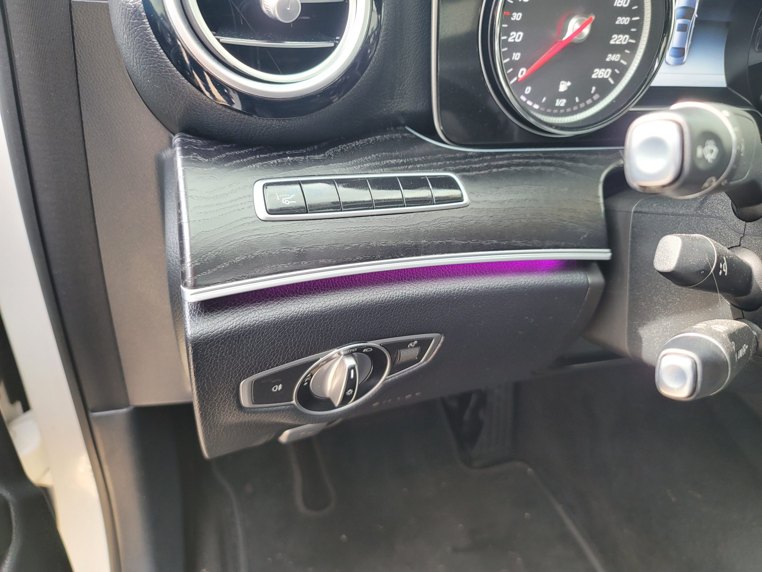 2017 Mercedes-Benz E220d – Image 22