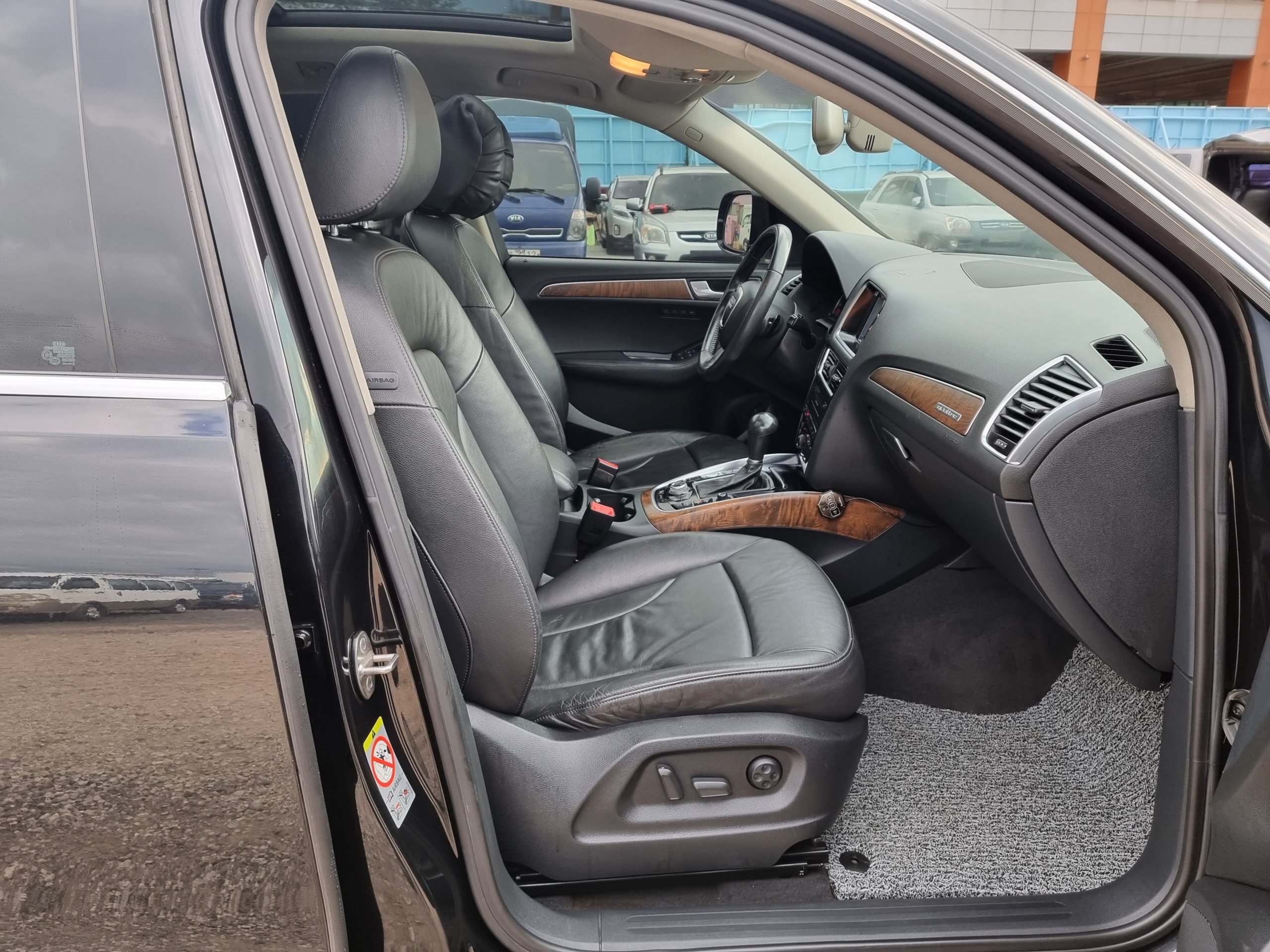 2009 Audi Q5 2.0L TDI Quattro – Image 18