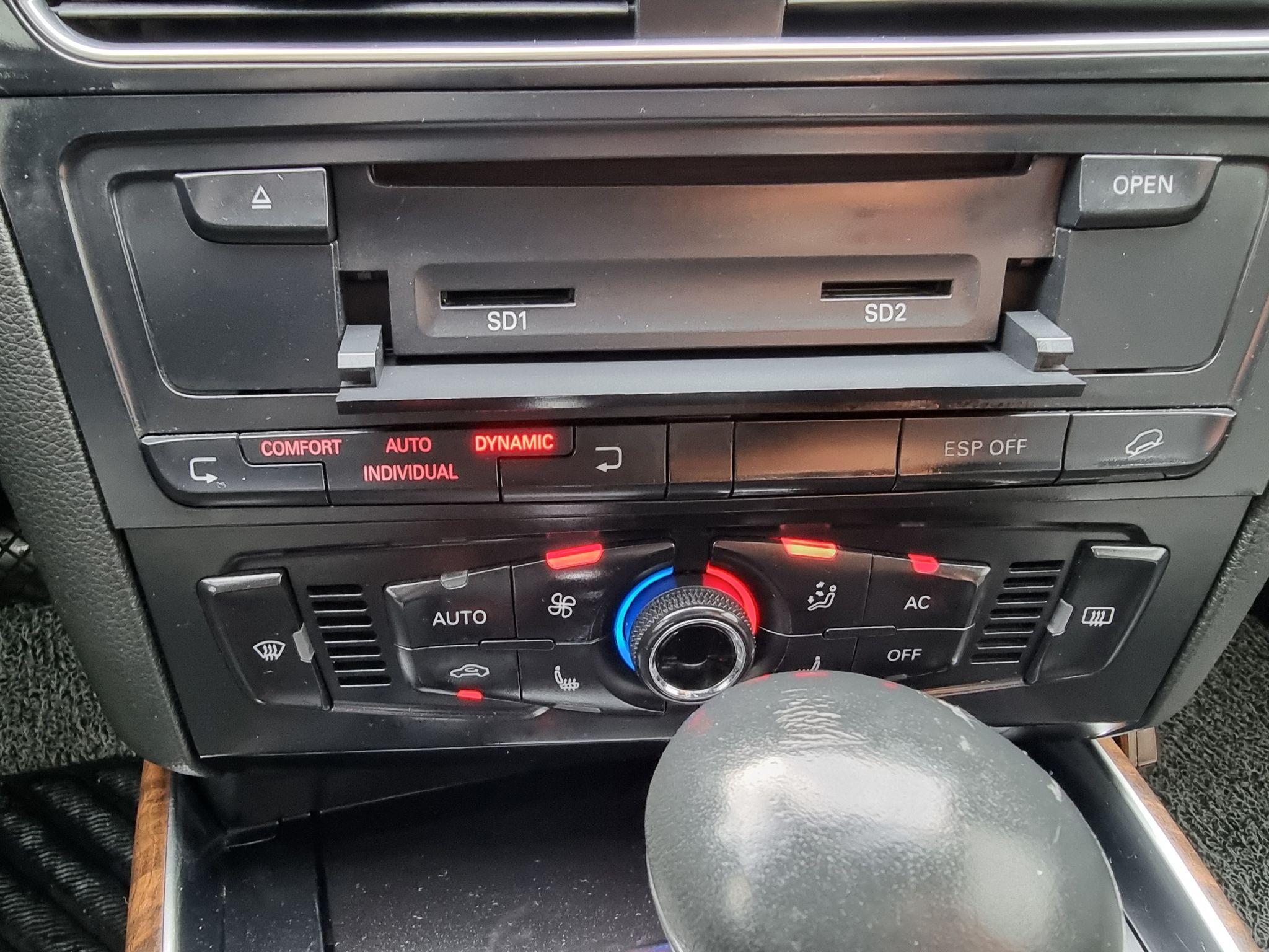 2009 Audi Q5 2.0L TDI Quattro – Image 26