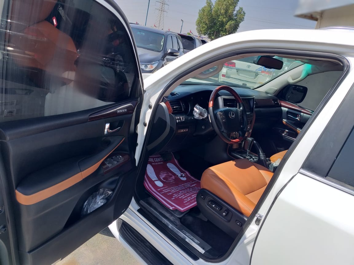 2012 Lexus LX570 5.7L V8 – Image 11